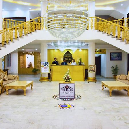The Royal Palace Dewās Buitenkant foto